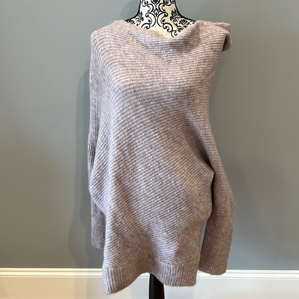 Lilac Italian sweater made by Moth